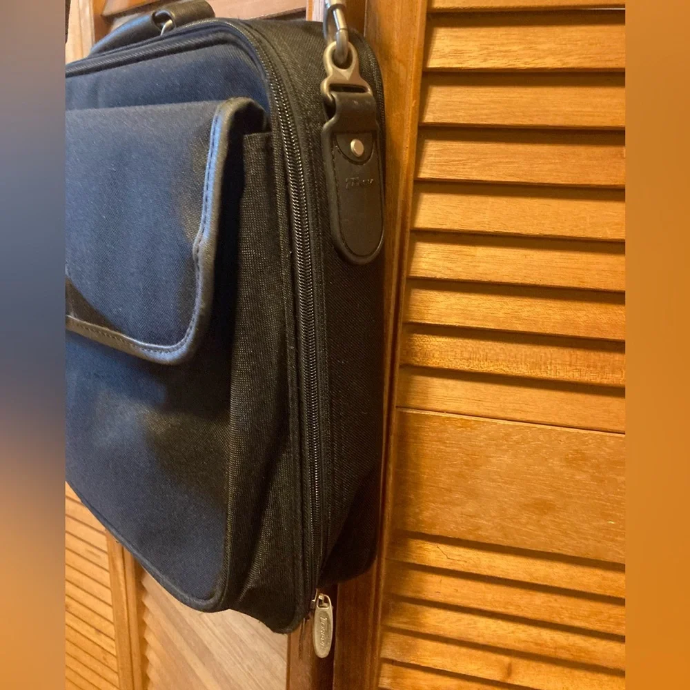 Tarsus Black Canvas Laptop Briefcase